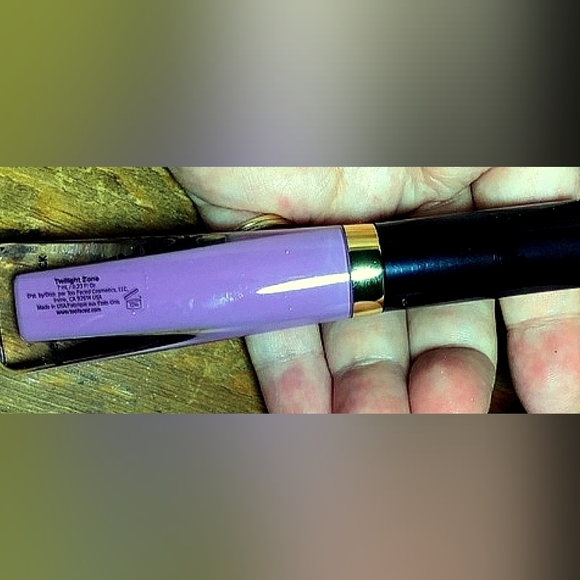 Too face melted latex lipstick In twilight zone, New No Box - Picture 5 of 5